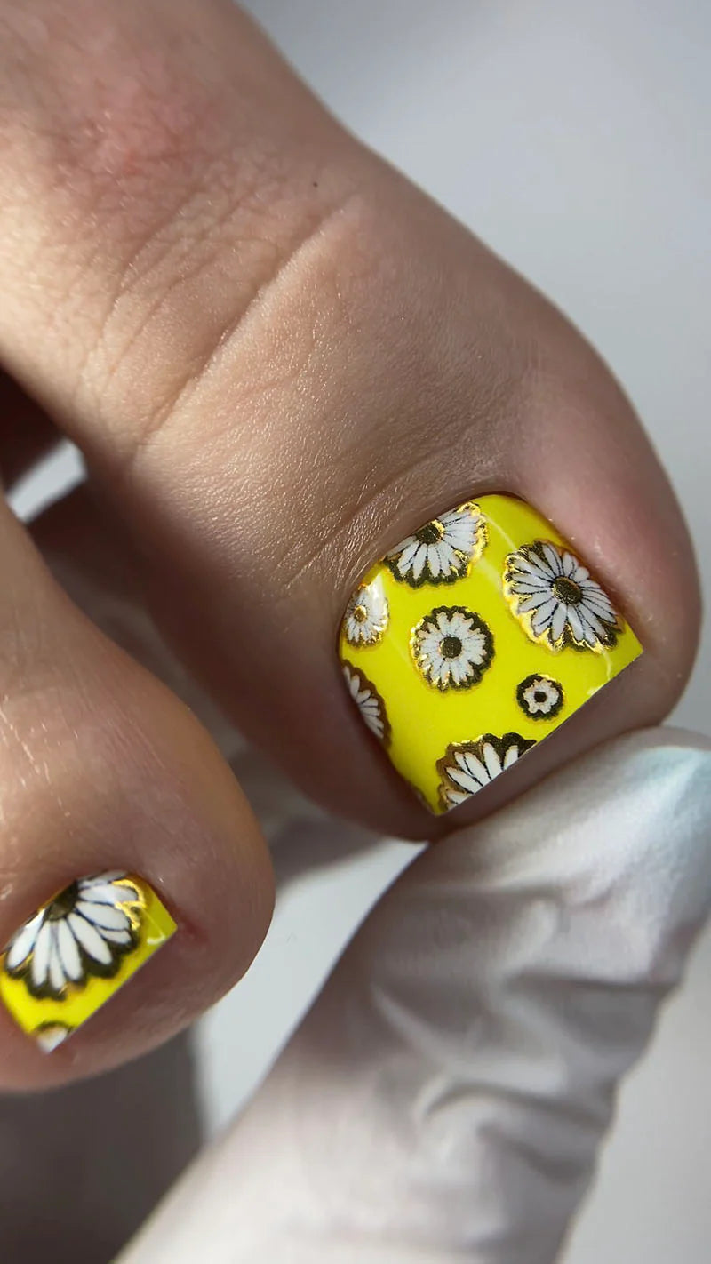 Pedicure Chamomile with outline. Foil gold. Nail wrap WR-772