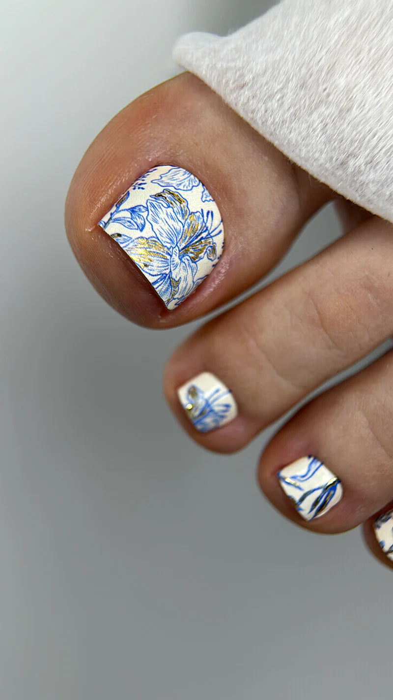 Pedicure Blue Flowers. Gold Foil. Nail wraps WR-567